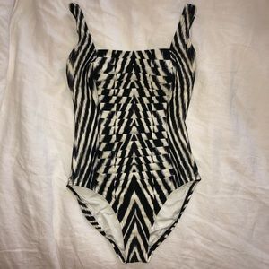 Calvin Klein one piece size 6 NWT